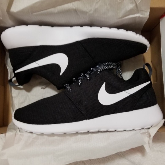 nike roshe run 2020